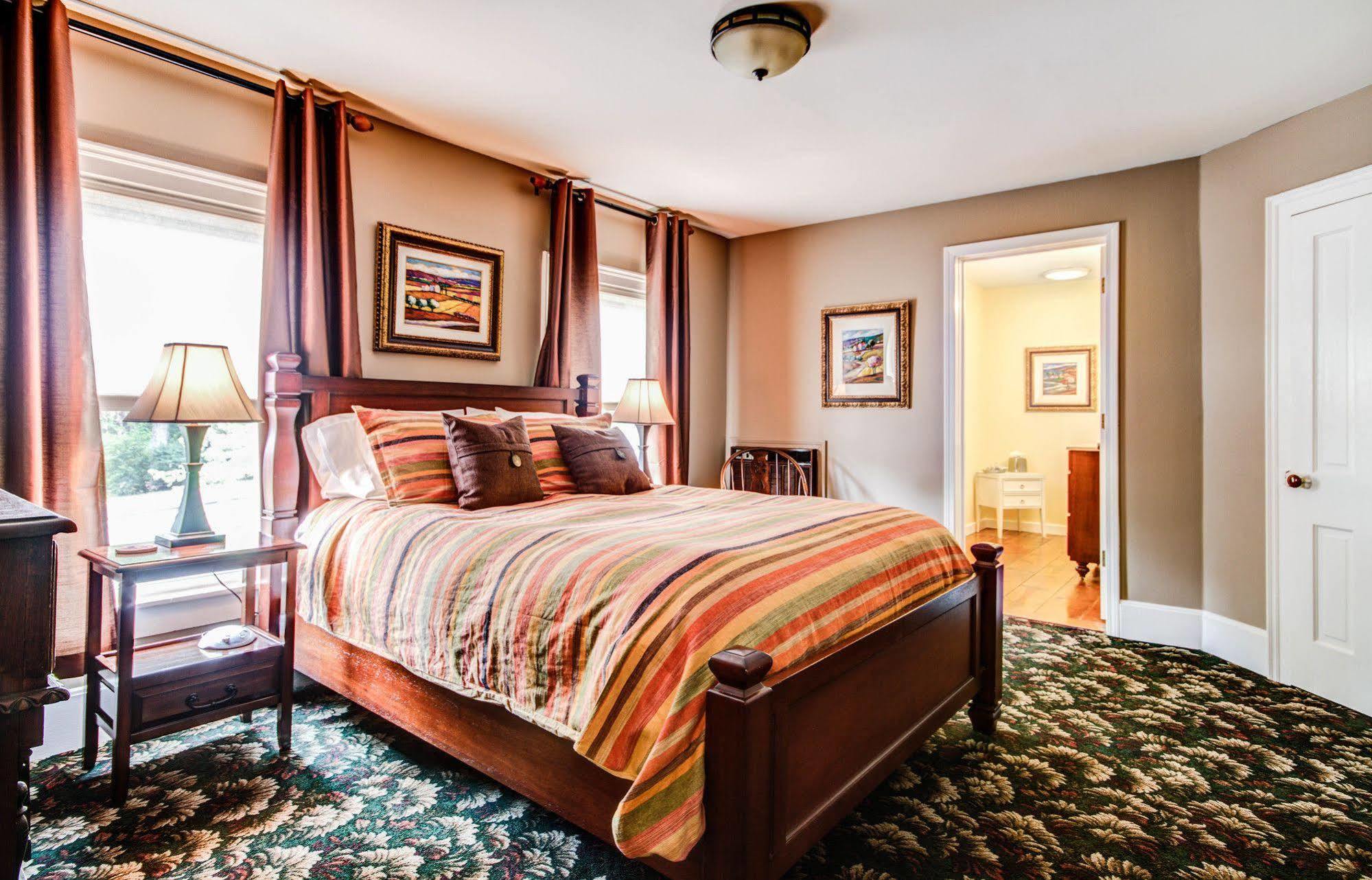 Twin Oaks Inn 索格塔克 外观 照片